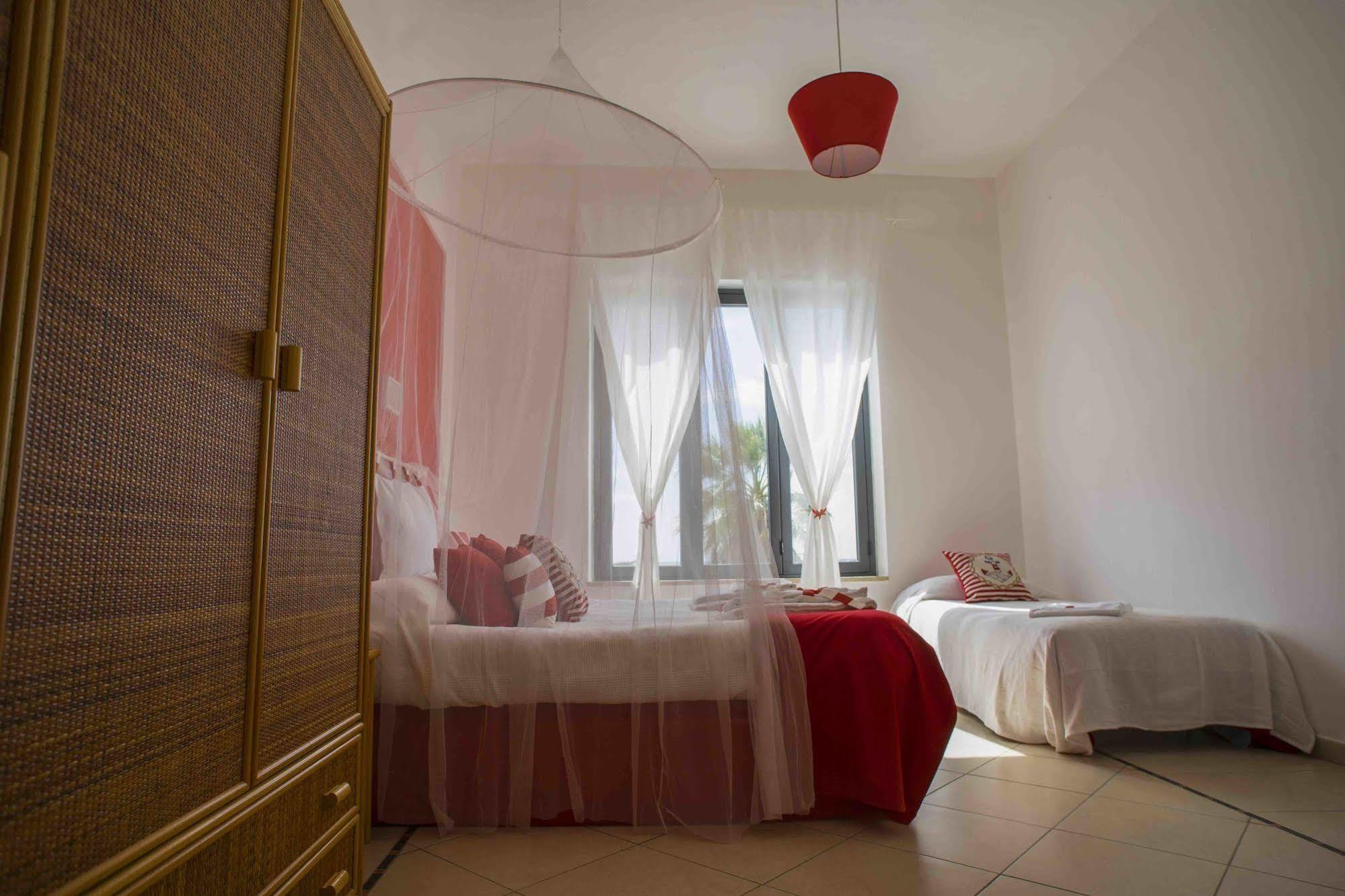 L'Approdo Bed & Breakfast San Leone Luaran gambar